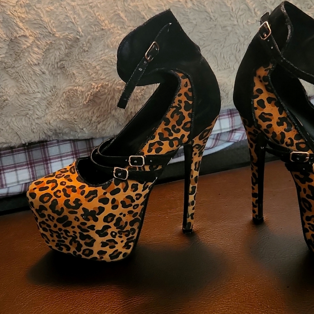 Woman stilettos shoes 6.5